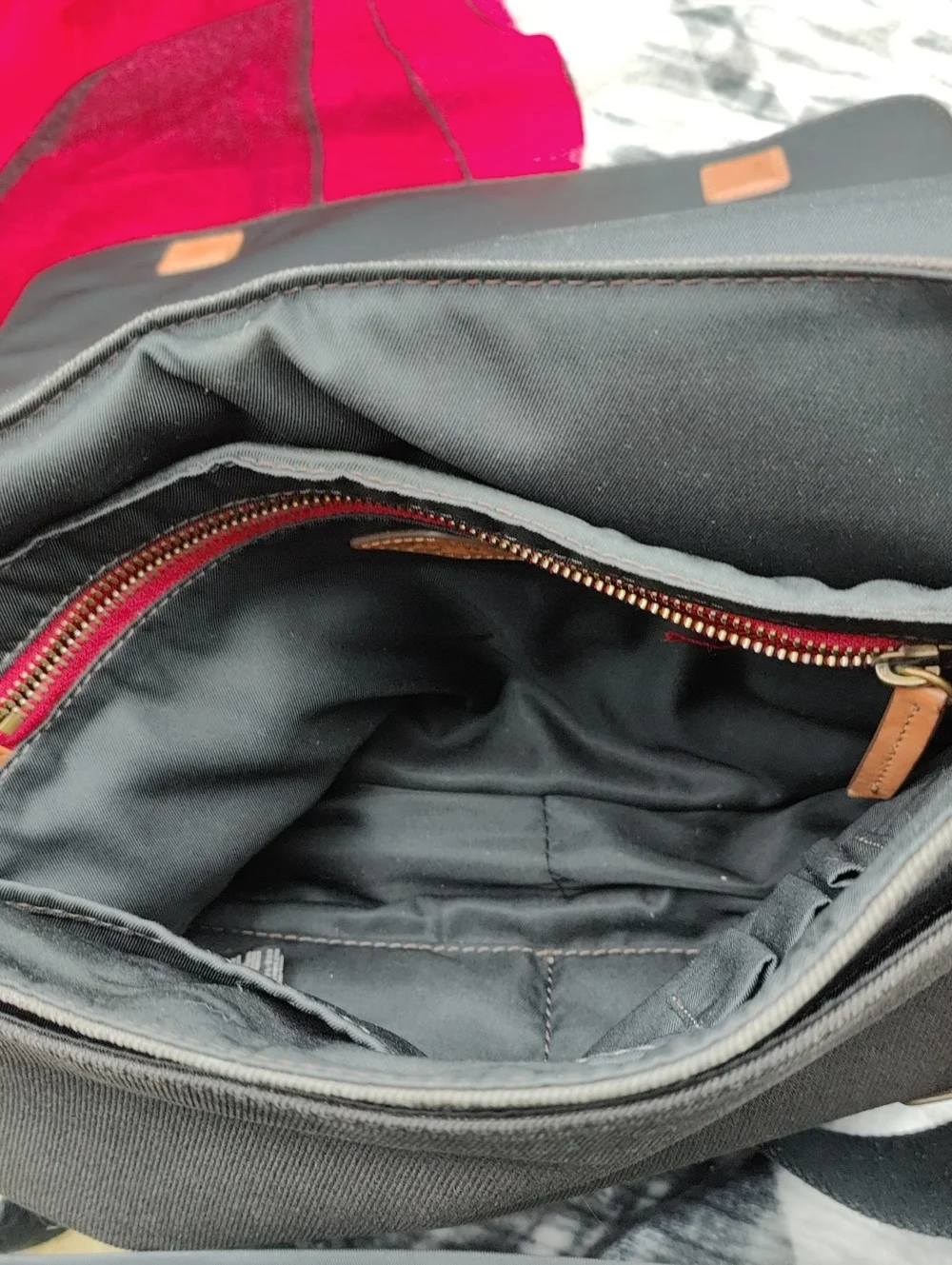Fossil Messenger Bag